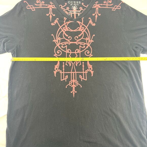 Guess men's v-neck t-shirt with an ornate graphic design XL - Picture 5 of 10